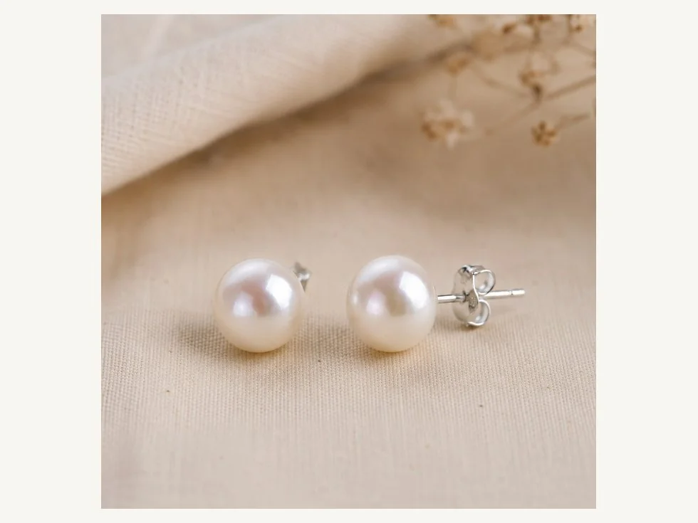 Small freshwater pearl stud earrings